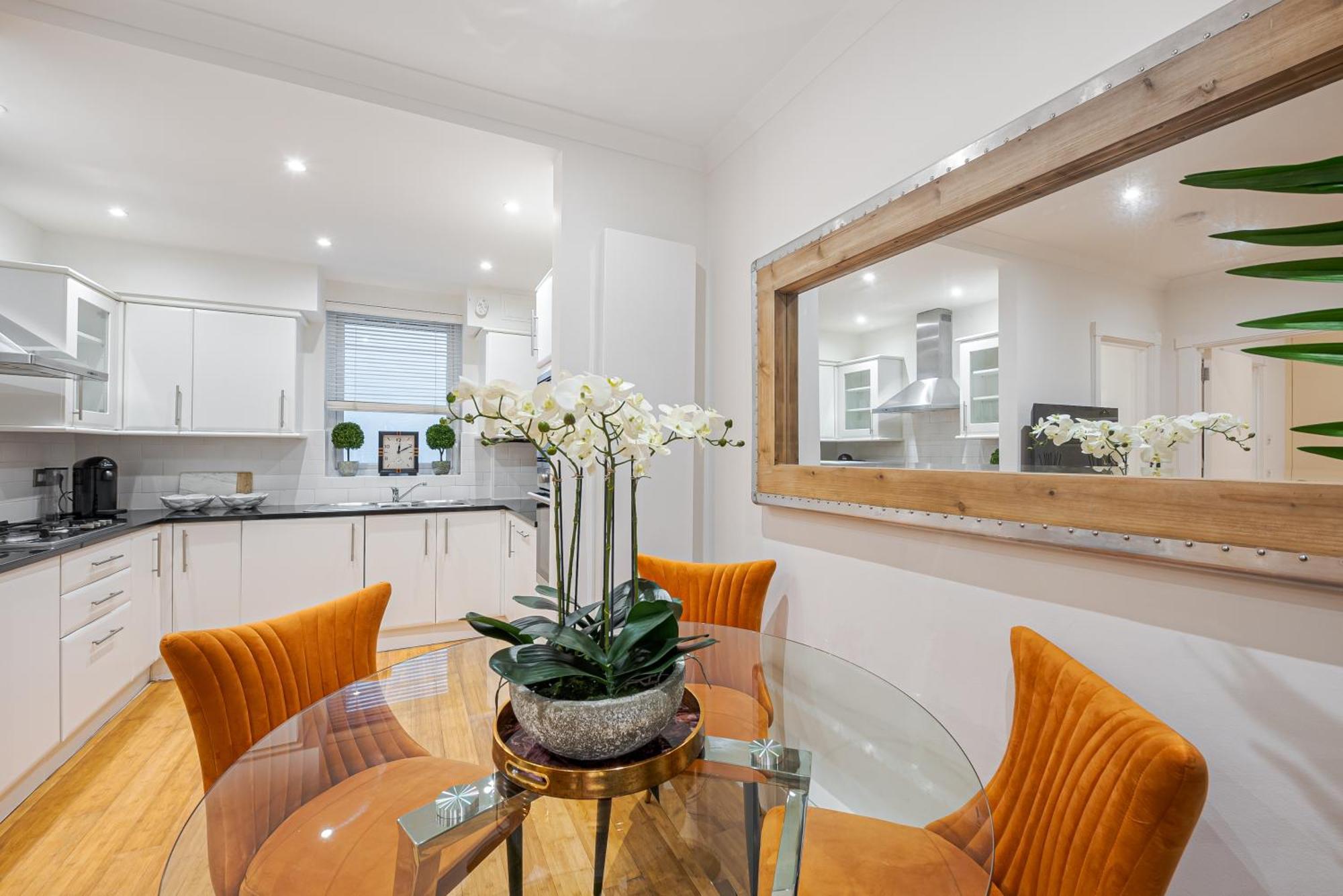Chic Belgravia Hideaway With Private Patio 10 Mins To Harrods ロンドン エクステリア 写真